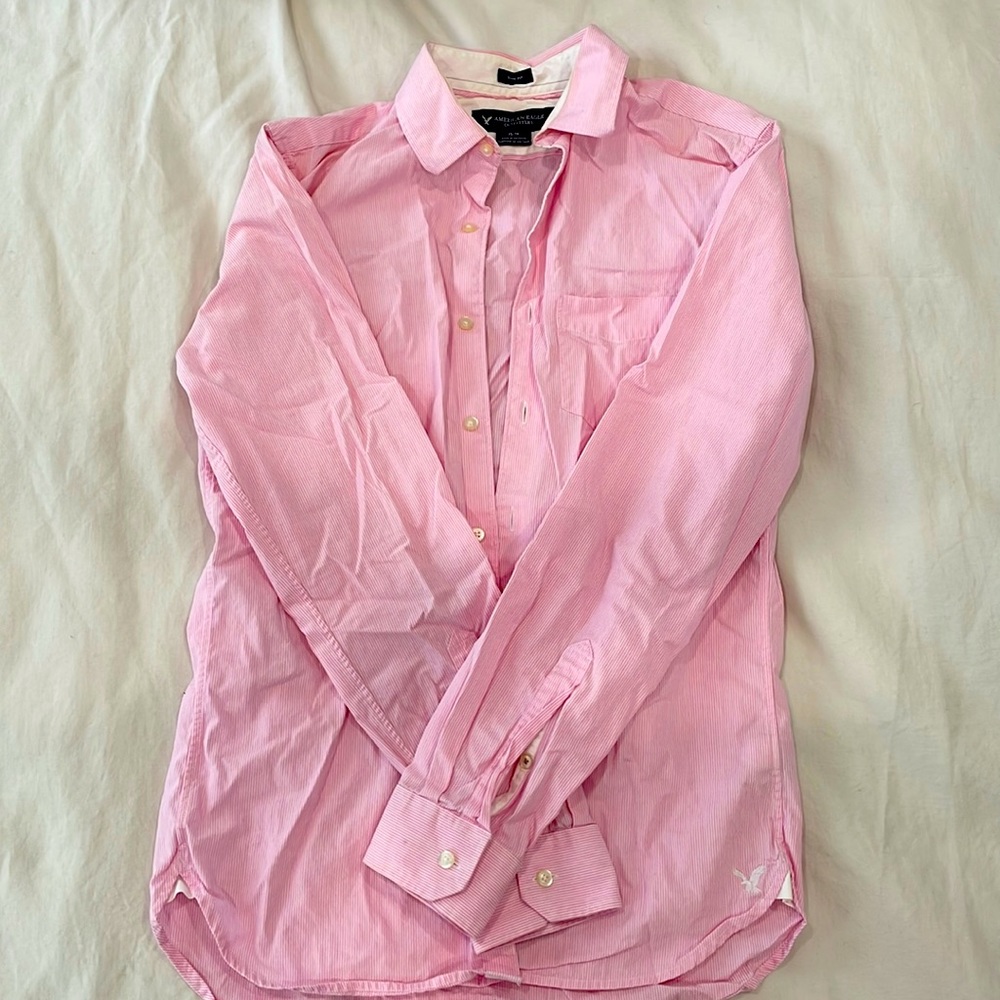 American Eagle pink Oxford with white pin stripes